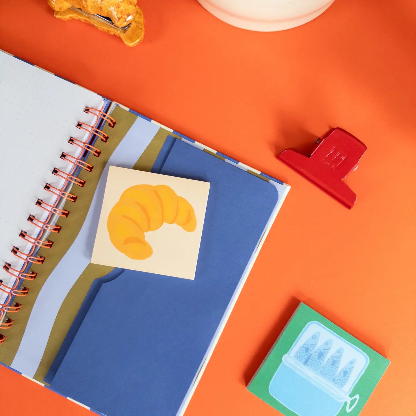 croissant sticky notes