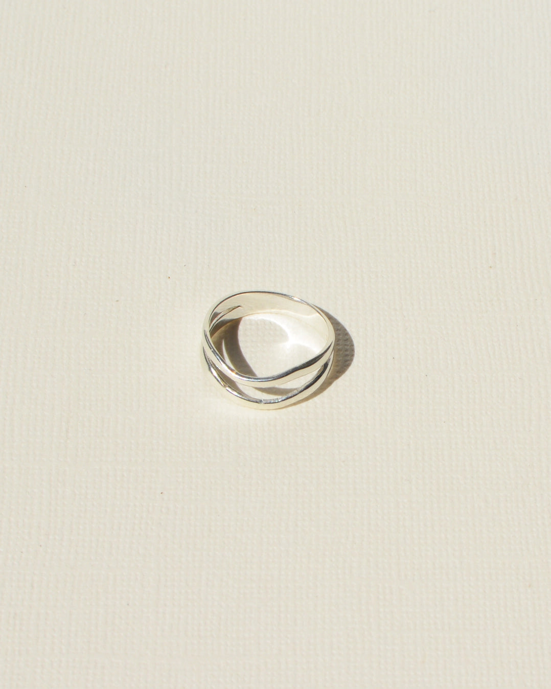 sterling silver wavy band ring