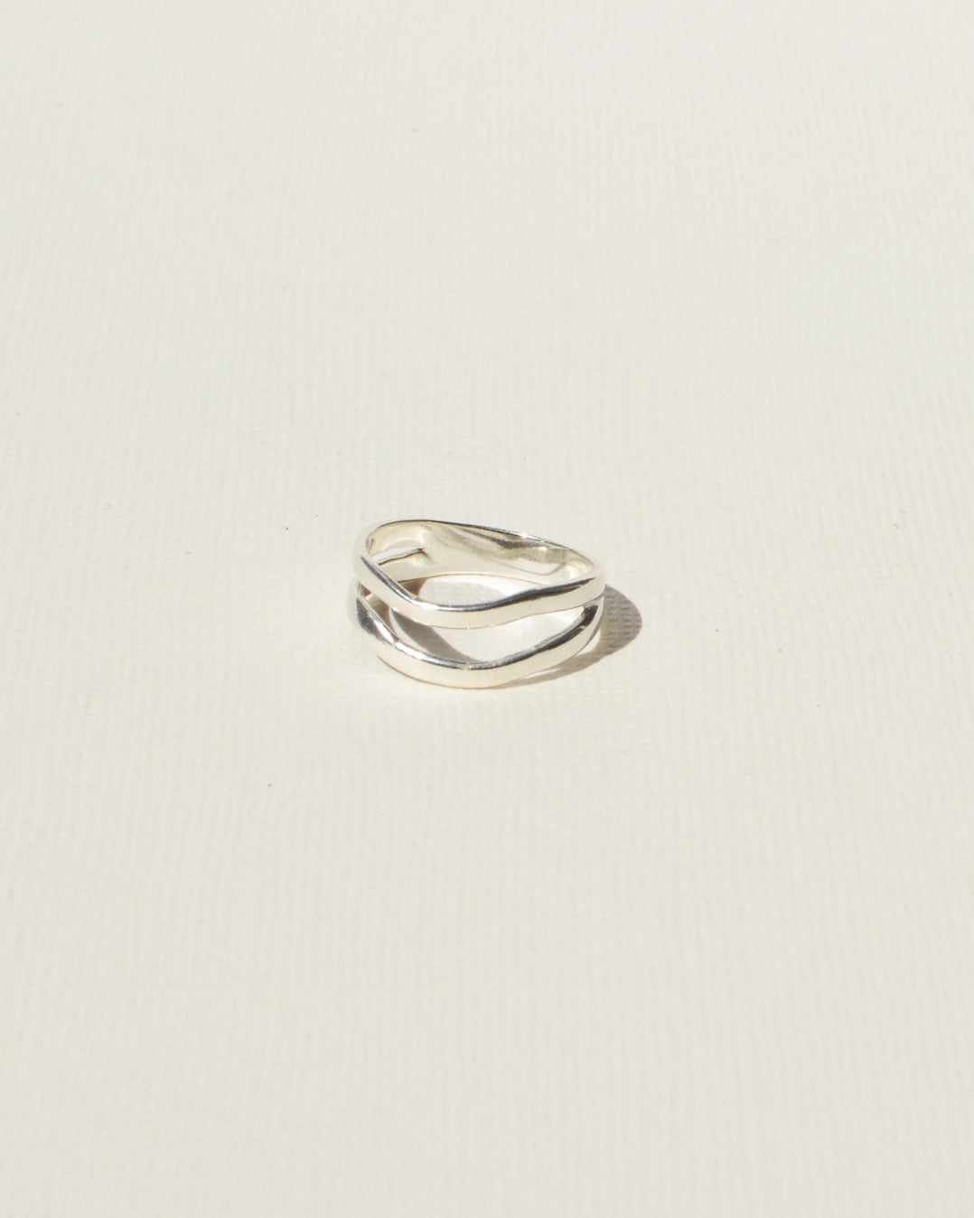 sterling silver wavy band ring