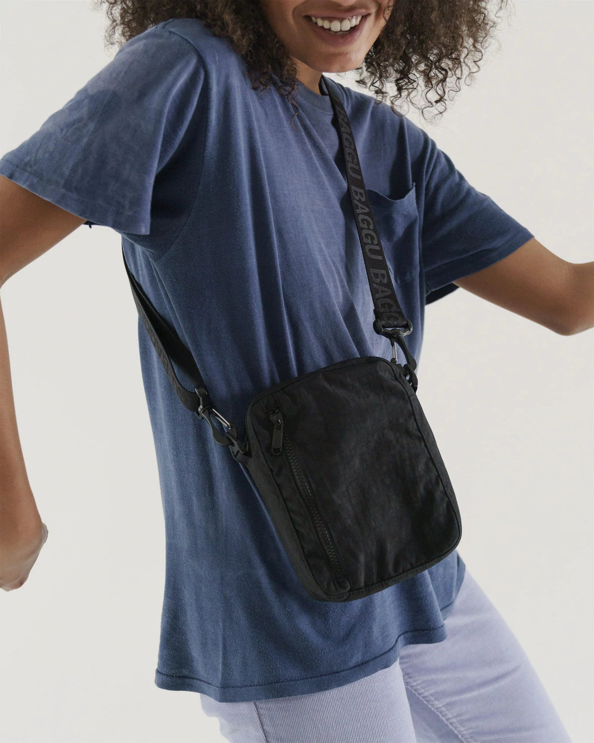 baggu sport crossbody in black