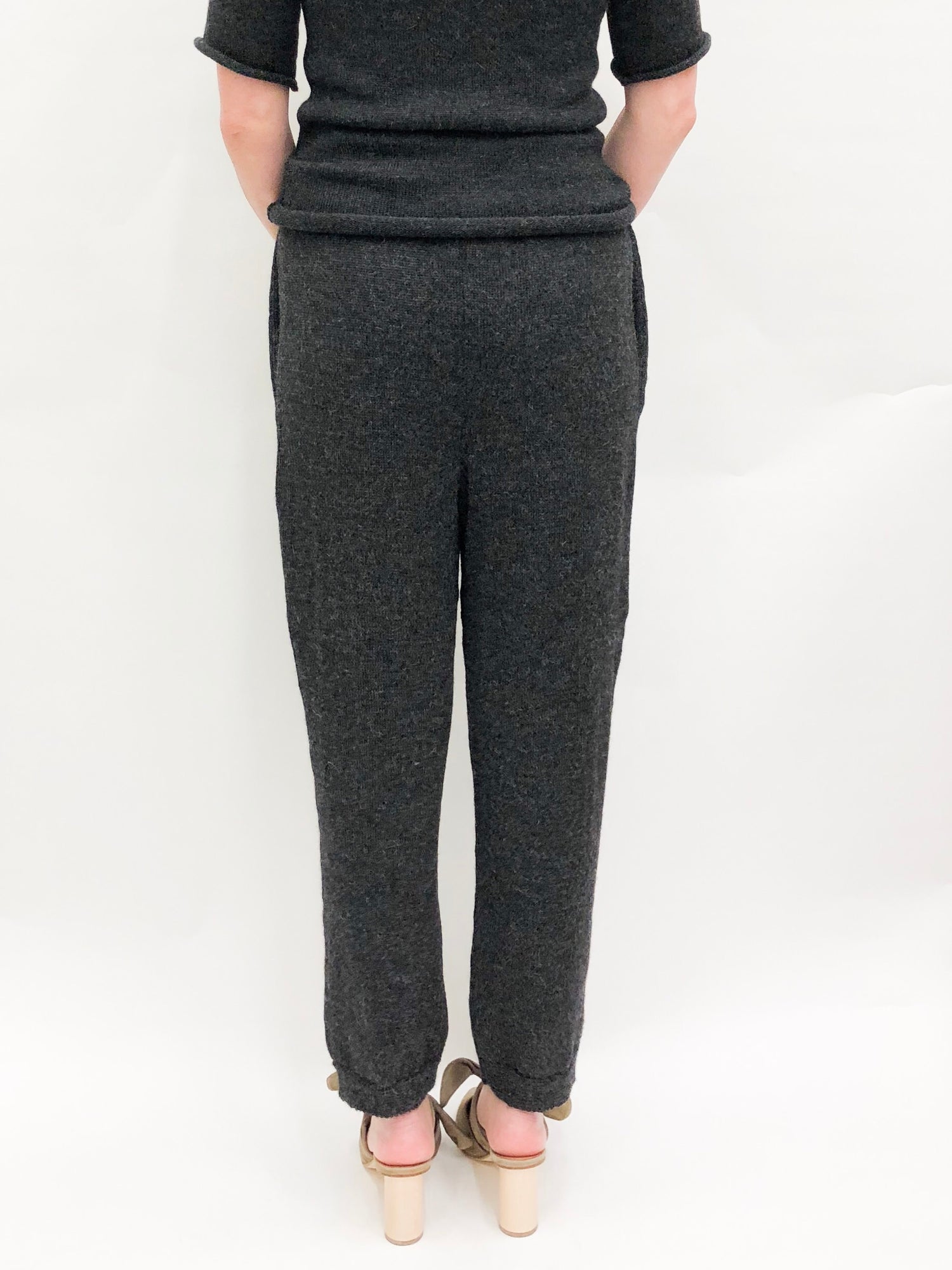 mid-weight trouser - basic. 